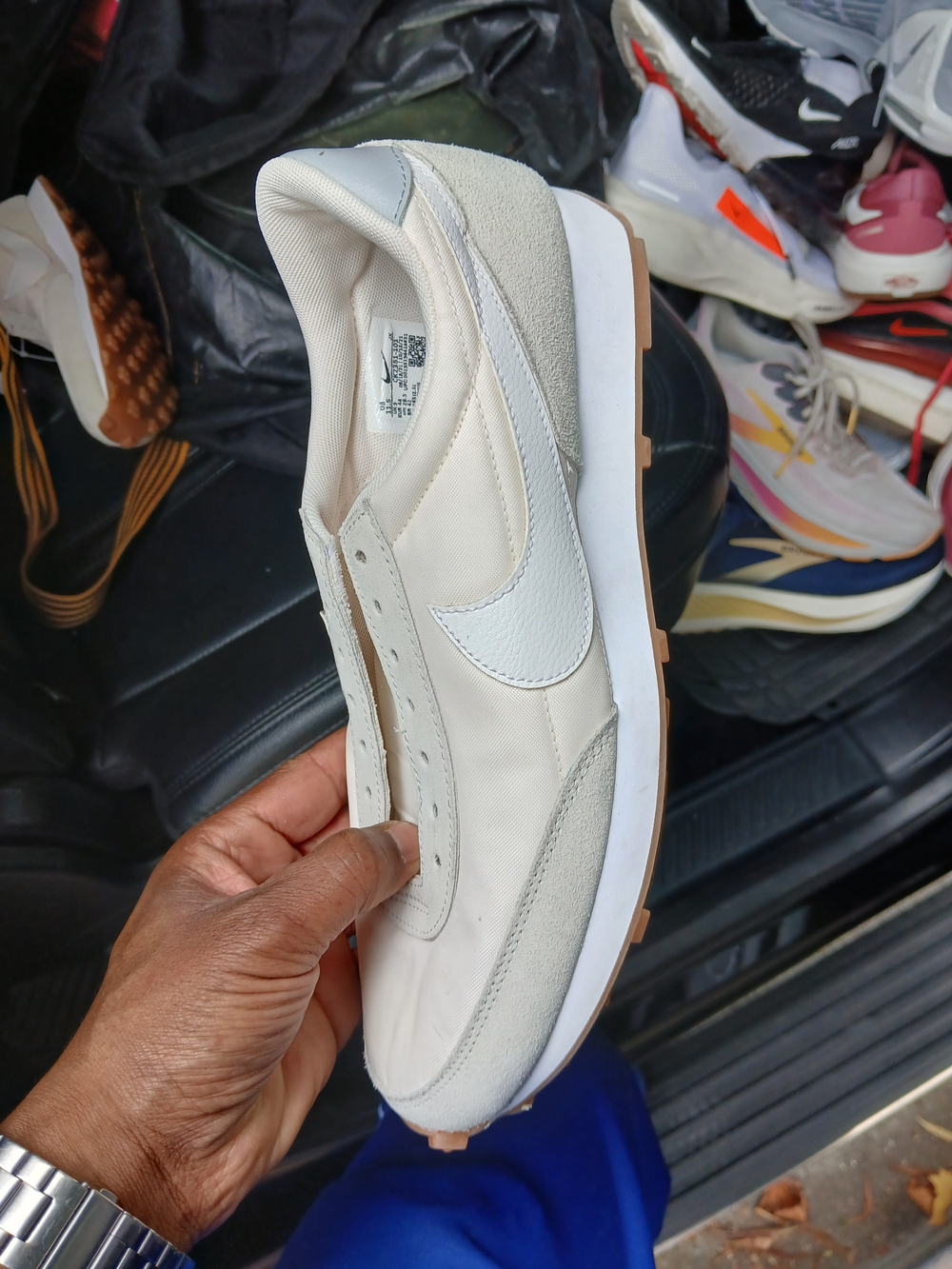 Size 11 - Nike men's Daybreak White Gum